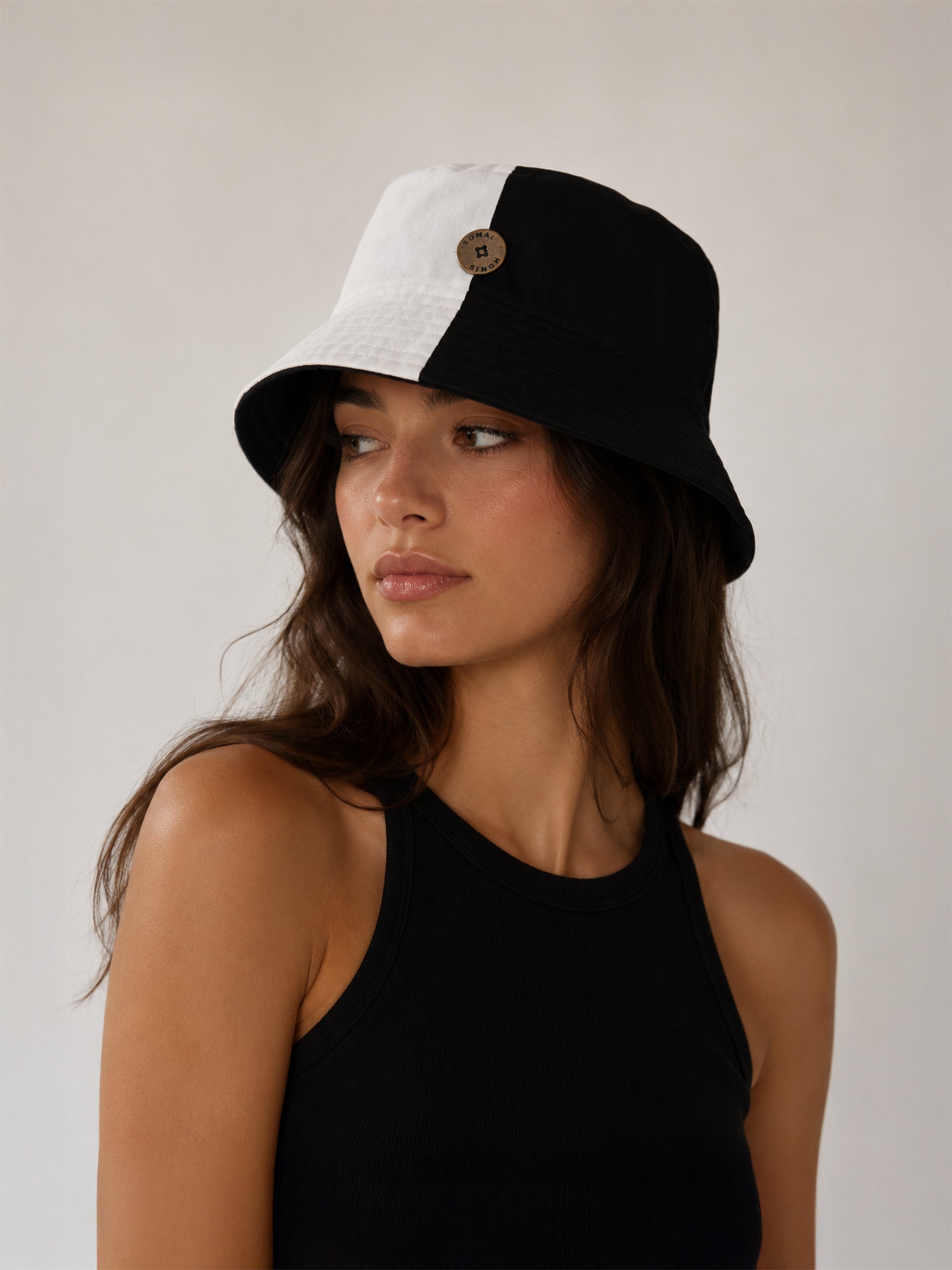 BUCKET HAT